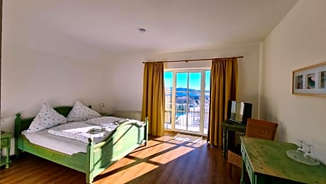 Balkon-Doppelzimmer-Klassisch-Eigenes Badezimmer