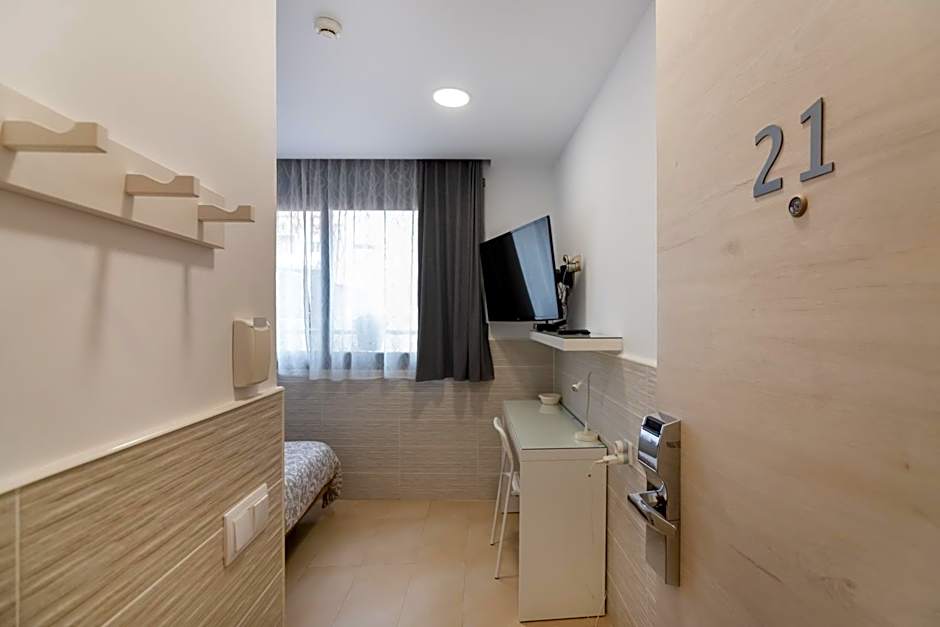Hostal House