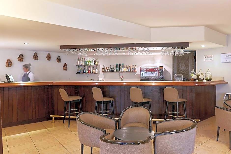 Thunderbird Carrera Hotel & Casino