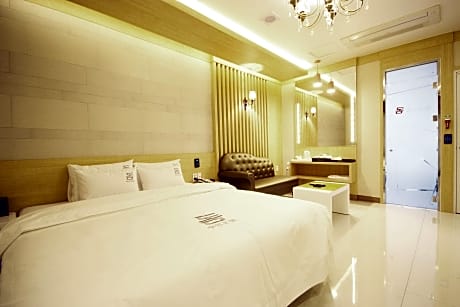 Dom Hotel