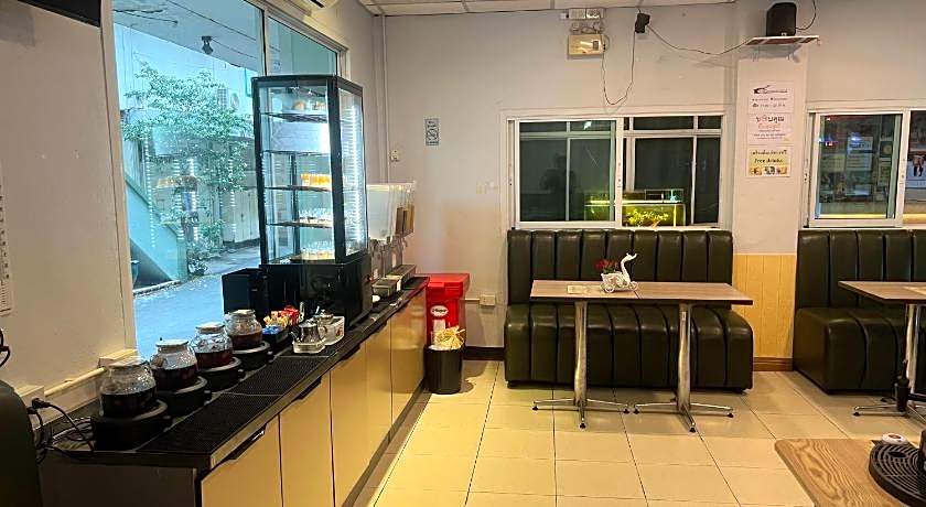 Alongkorn hotel by SB