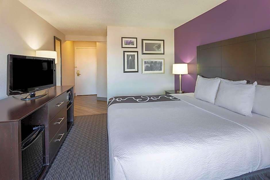 Bloom Hotel