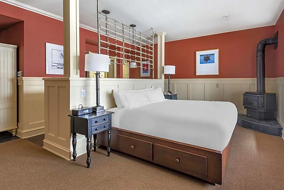 Photo 1 of 4 of Studio 1 King Bed
