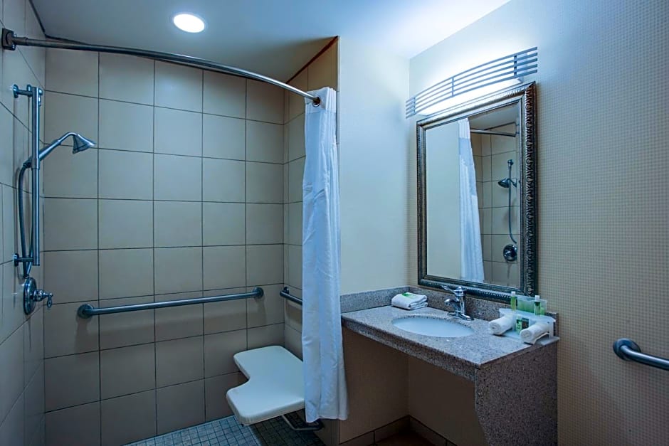 Holiday Inn Express Hotel & Suites Greensboro-East By IHG