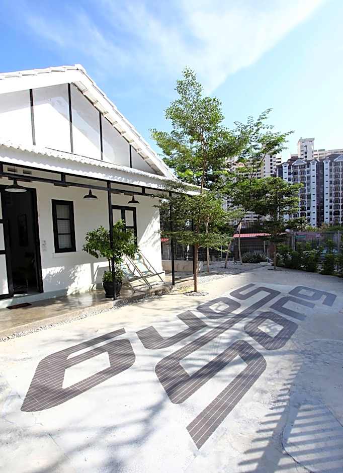Stay SongSong Mount Erskine