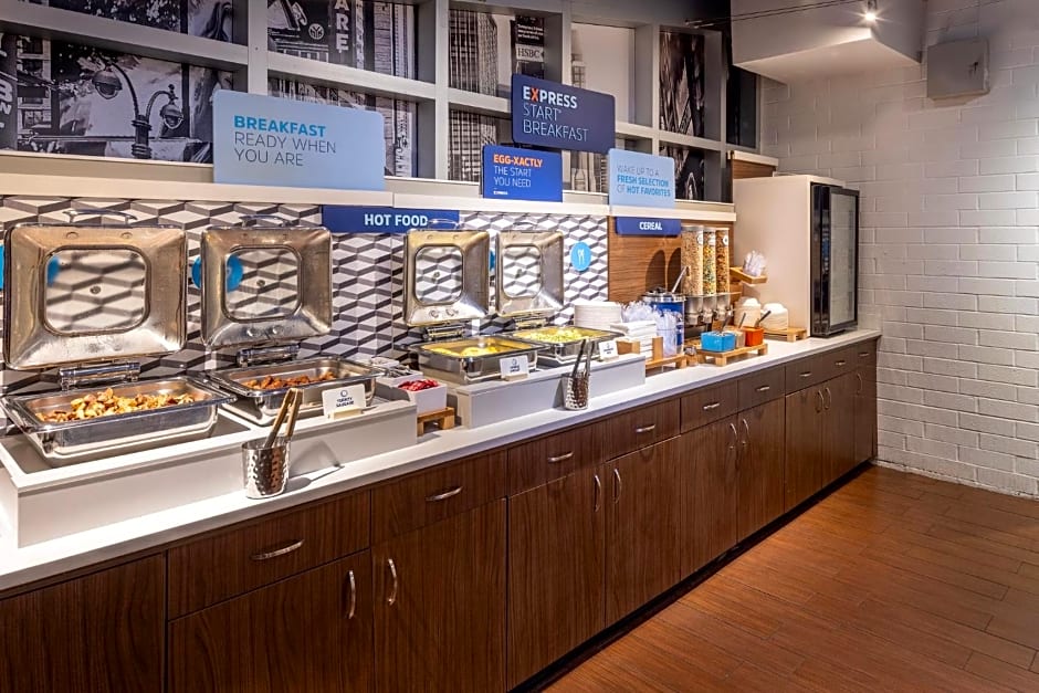 Holiday Inn Express - Times Square By IHG