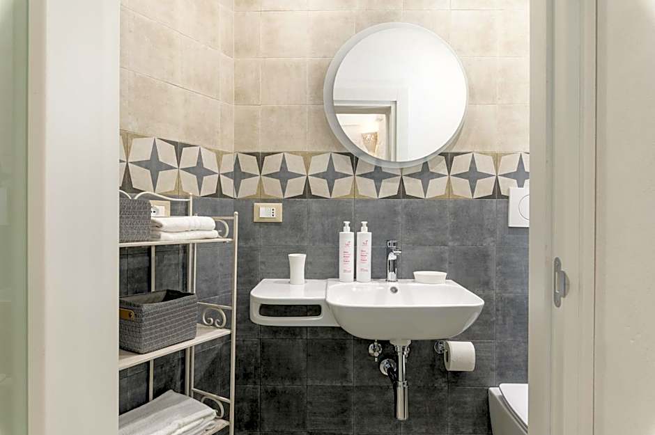 Chesterfield Design Apartment by Wonderful Italy