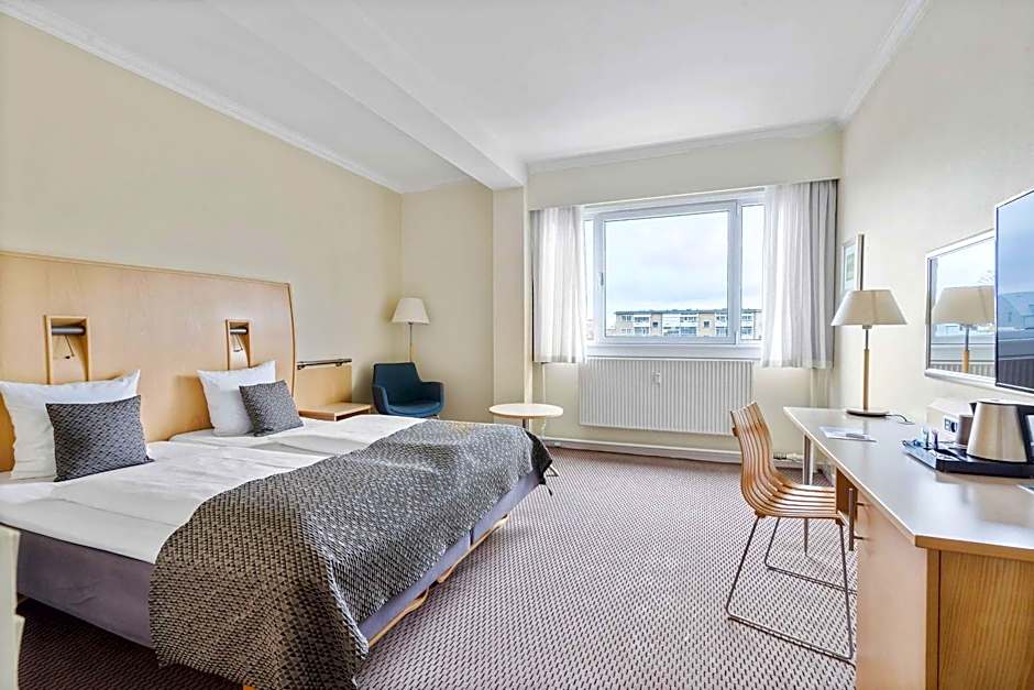 Best Western Plus Airport Hotel