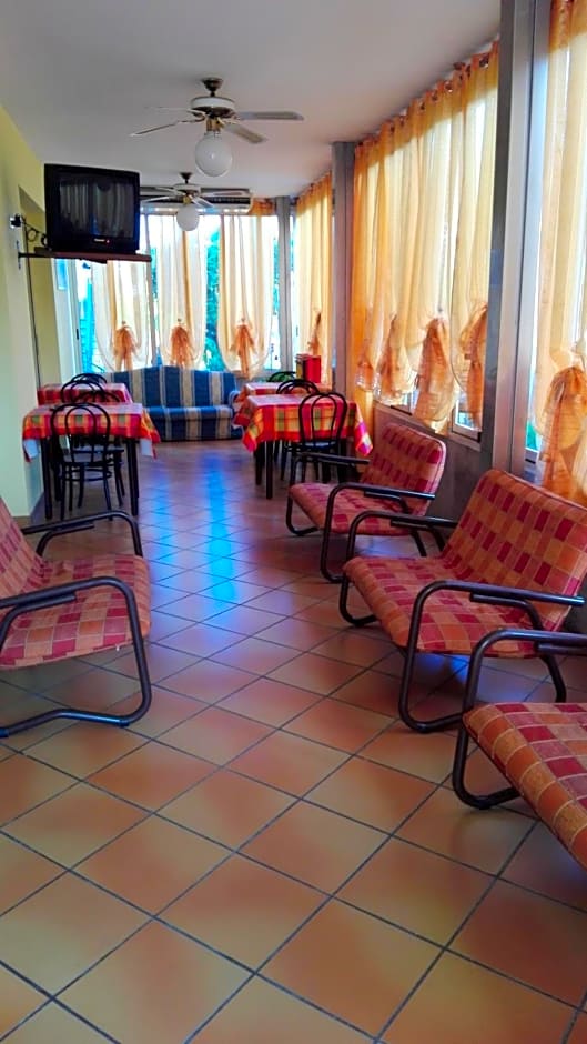 Hotel Cesari