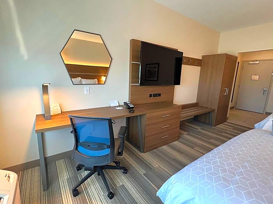 Holiday Inn Express & Suites - Ukiah By IHG