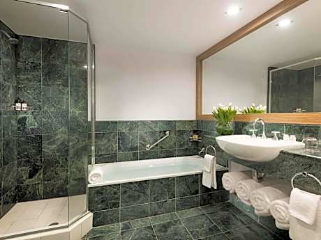 SUPERIOR ROOM, 1 King Size Bed, Ocean Views