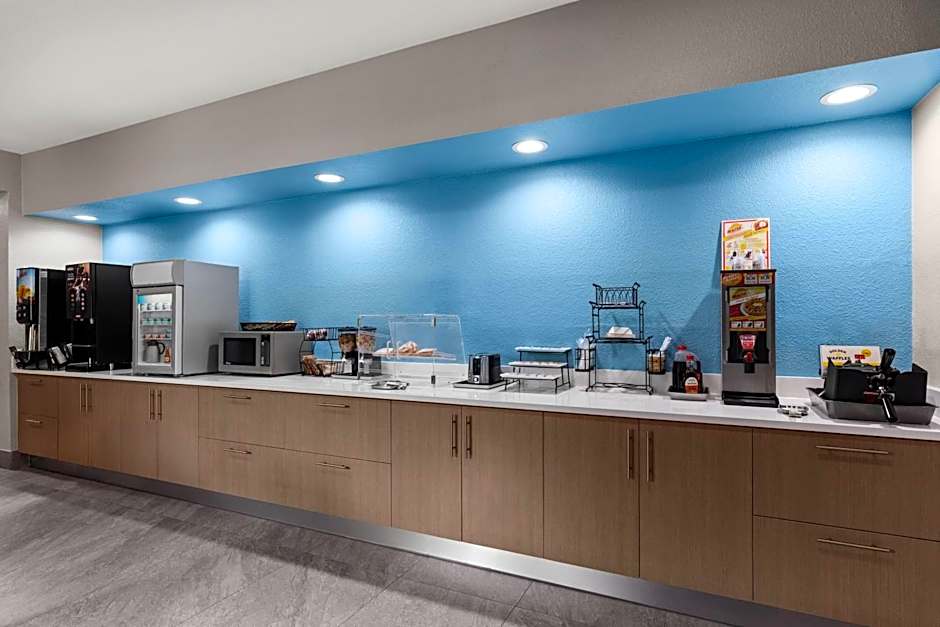 Days Inn by Wyndham McDonough
