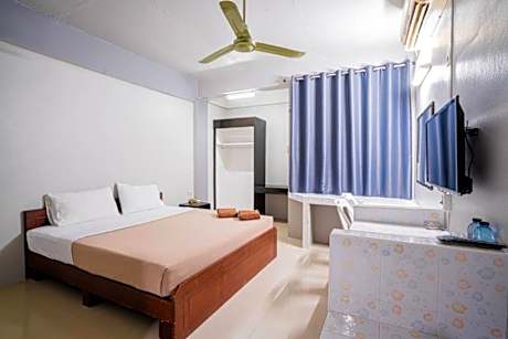 Pasawang Hotel (โรงแรมภาสว่าง)