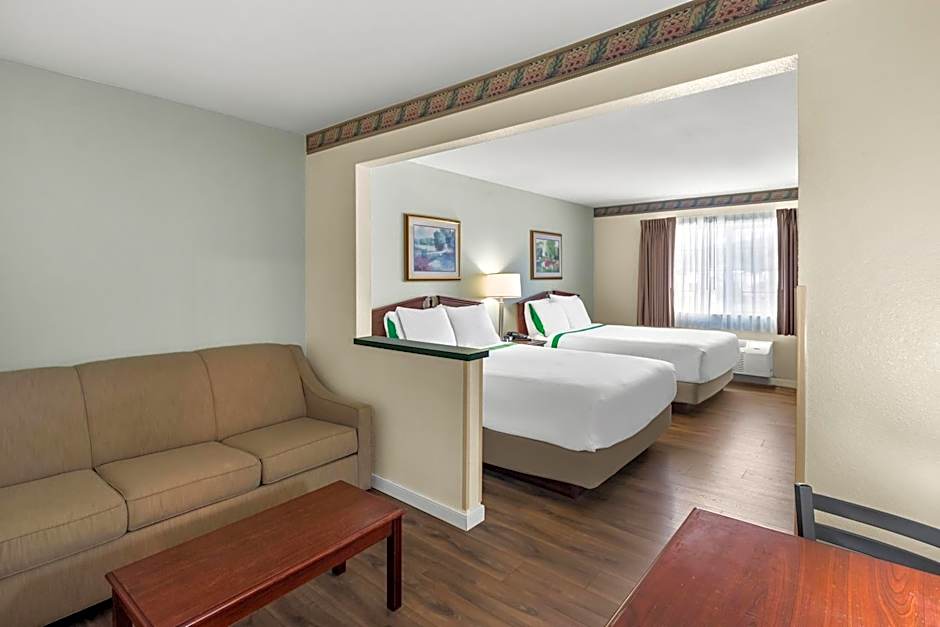 GuestHouse Inn & Suites Kelso