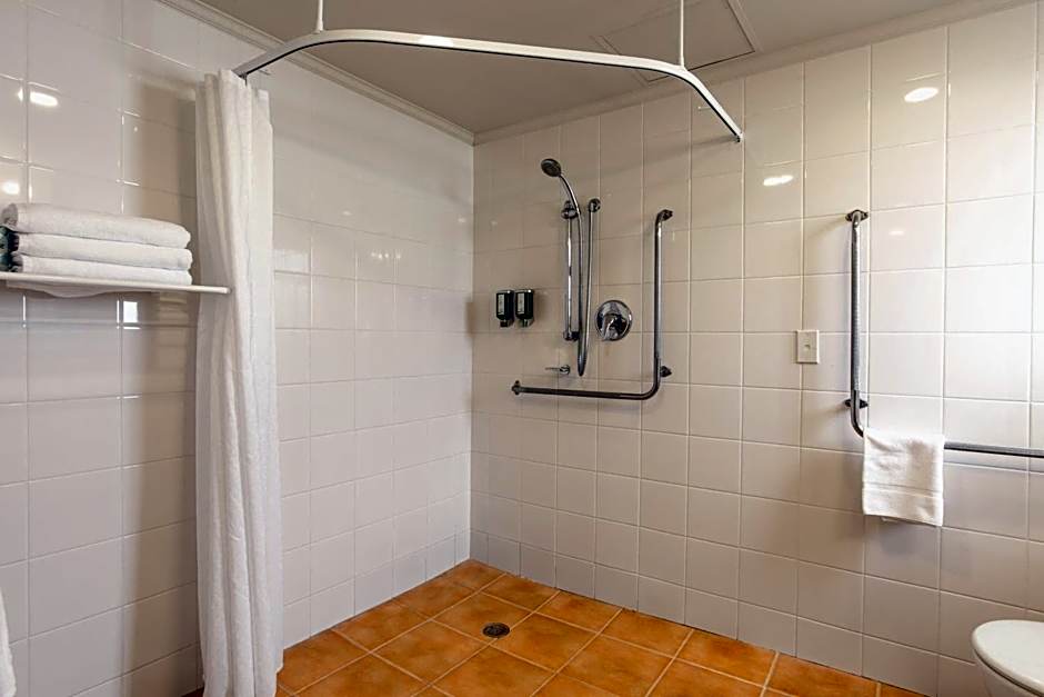 Greenlane Manor Motel