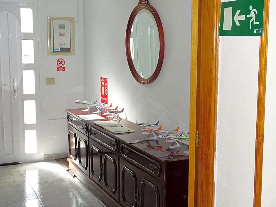Rickaty Lodge Bed and Breakfast, Airport Hotel, Hotel de aeropuerto, Las Palmas Airport, Gran Canaria Airport, LPA, Spain
