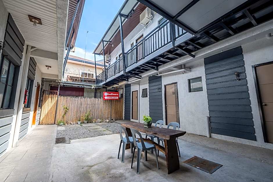 RedDoorz Plus @ Casa Lucia Sindalan San Fernando City Pampanga