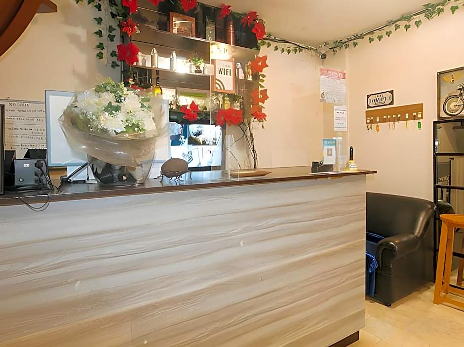 Nearest Hostel Pasay City by RedDoorz