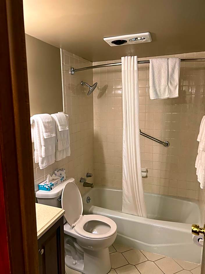 Amber's Inn and Suites