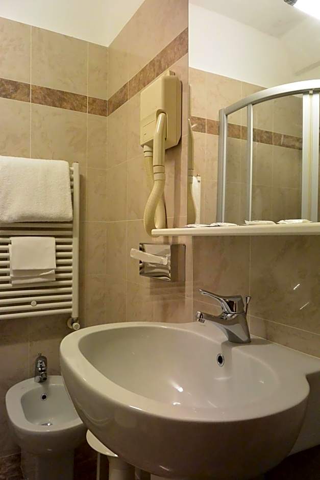 Le Petit Hotel