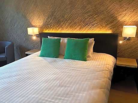 Deluxe Room with Shower