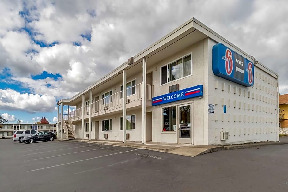 Motel 6 Beaverton, OR