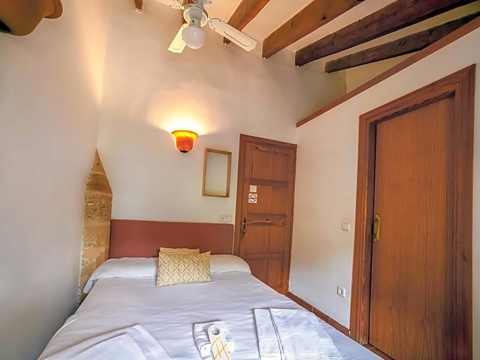 Petit Hotel Hostatgeria La Victoria