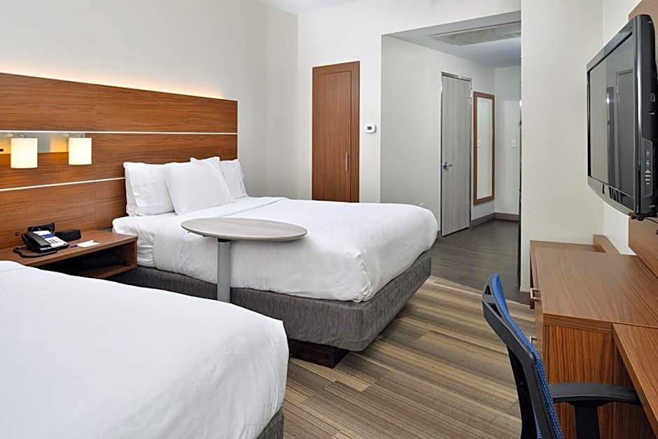 Holiday Inn Express and Suites - Mall of America - MSP Airport By IHG