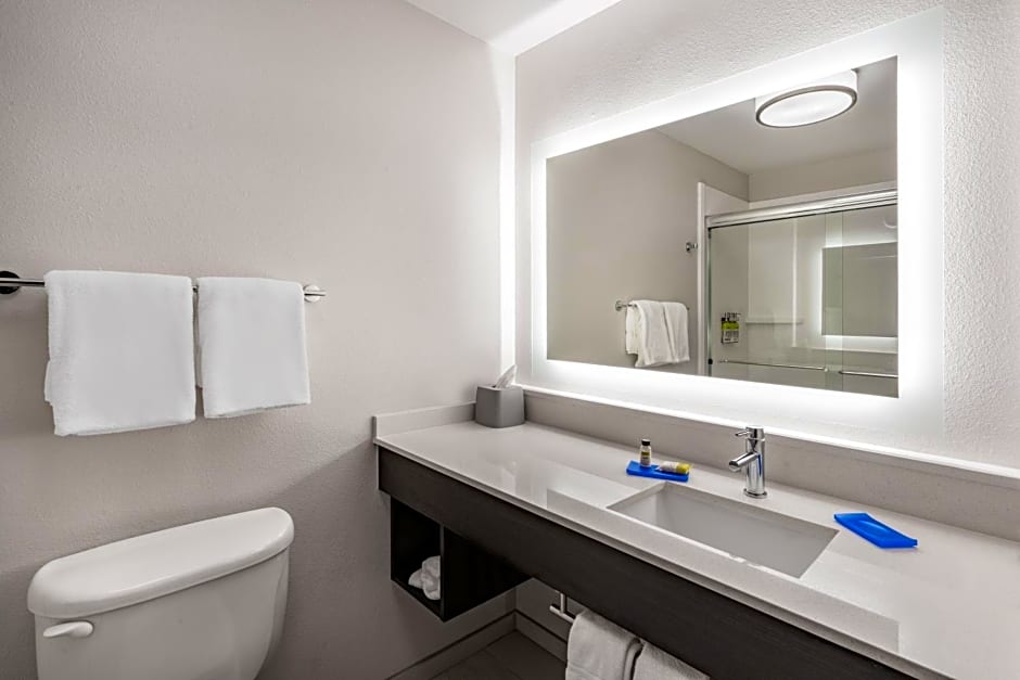 Holiday Inn Express & Suites Trinidad By IHG