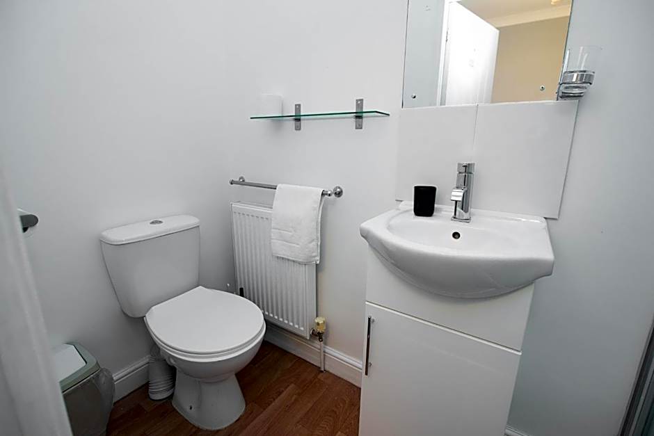 The Linden Leaf Rooms with free car parking