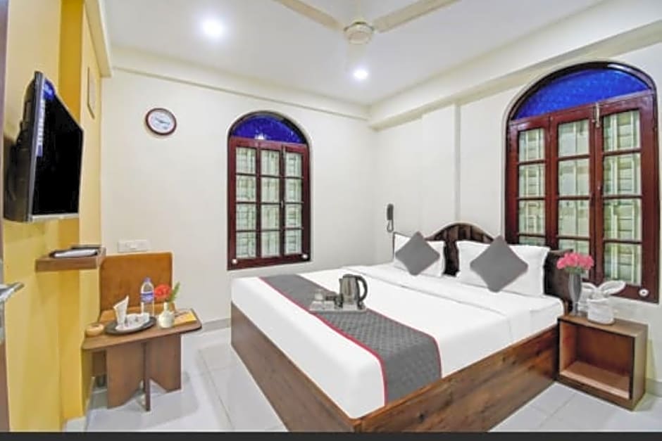 Goroomgo Jheel Mahal New Town West Bengal