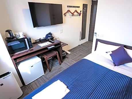 Double Room with Small Double Bed - Non-Smoking - Small Dog Friendly