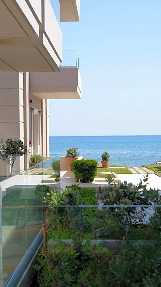 The Mini Beach Hotel