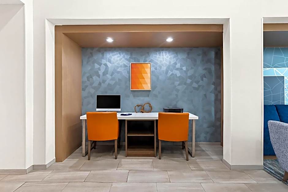 Holiday Inn Express & Suites Perry By IHG