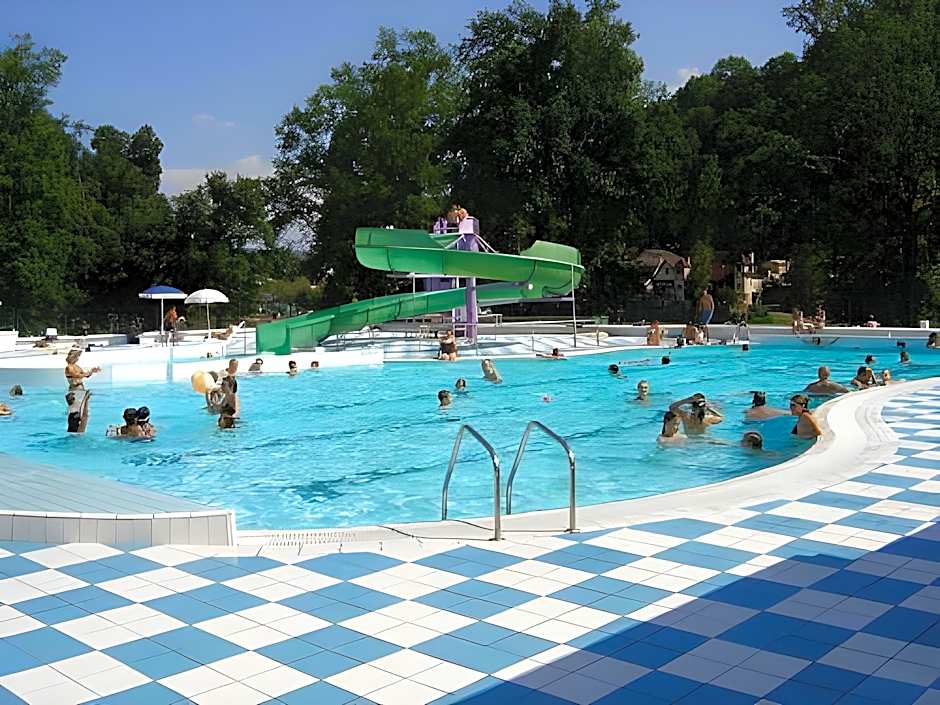 Village Vacances La Riviera Limousine by Popinns
