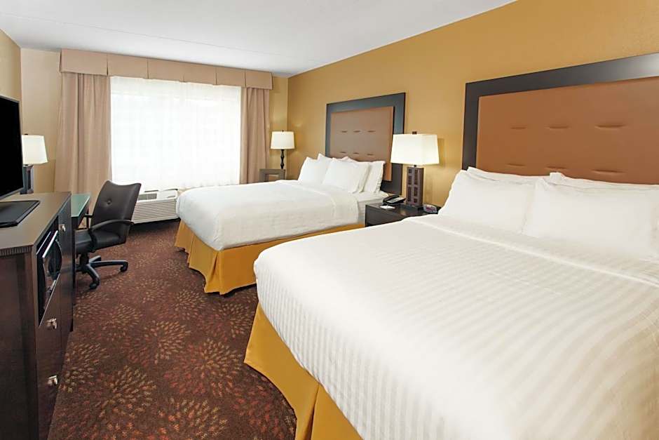 Holiday Inn Express & Suites Sandusky By IHG