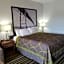 Super 8 by Wyndham Windsor/Dougall