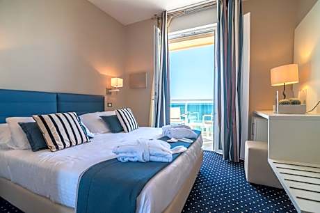 Comfort Double or Twin Room with Balcony and Sea View