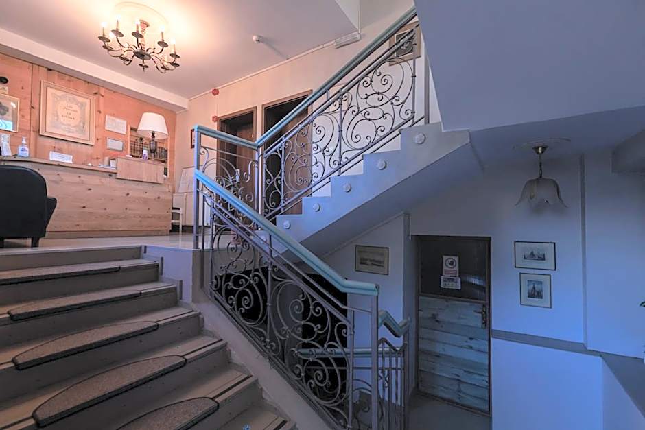 Vila Fortuna - Art O'Clock