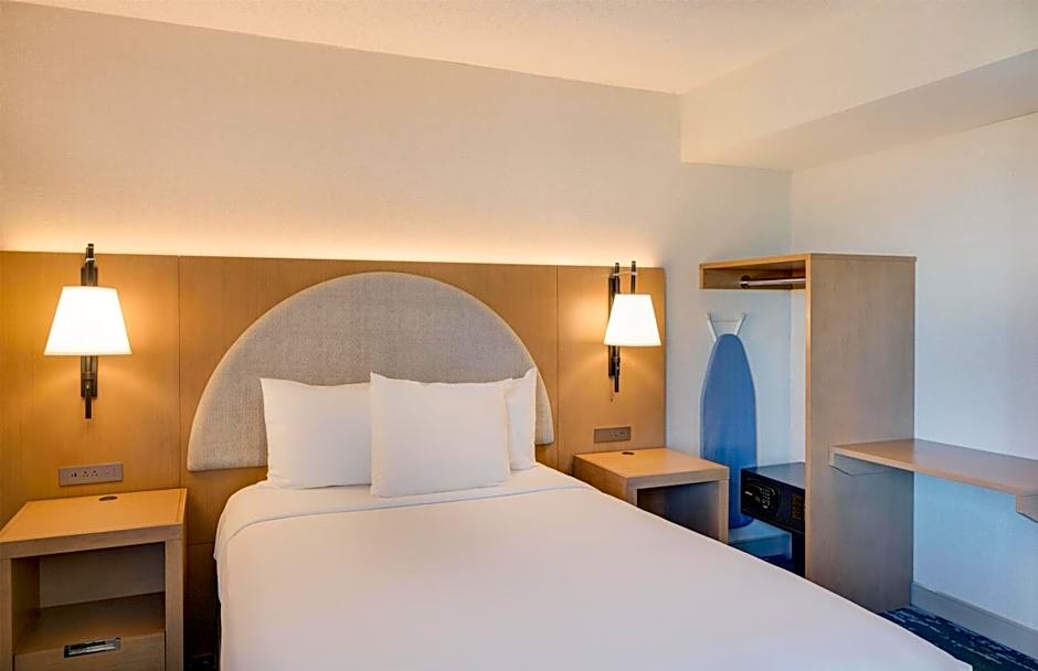 Embassy Suites by Hilton Minneapolis Bloomington Edina