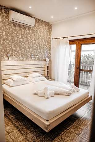 Fészek -Étel és Hotel-