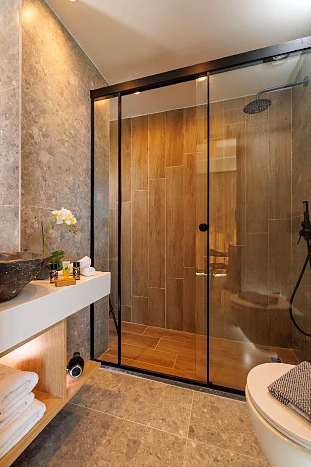 Soho SeaFront Suites