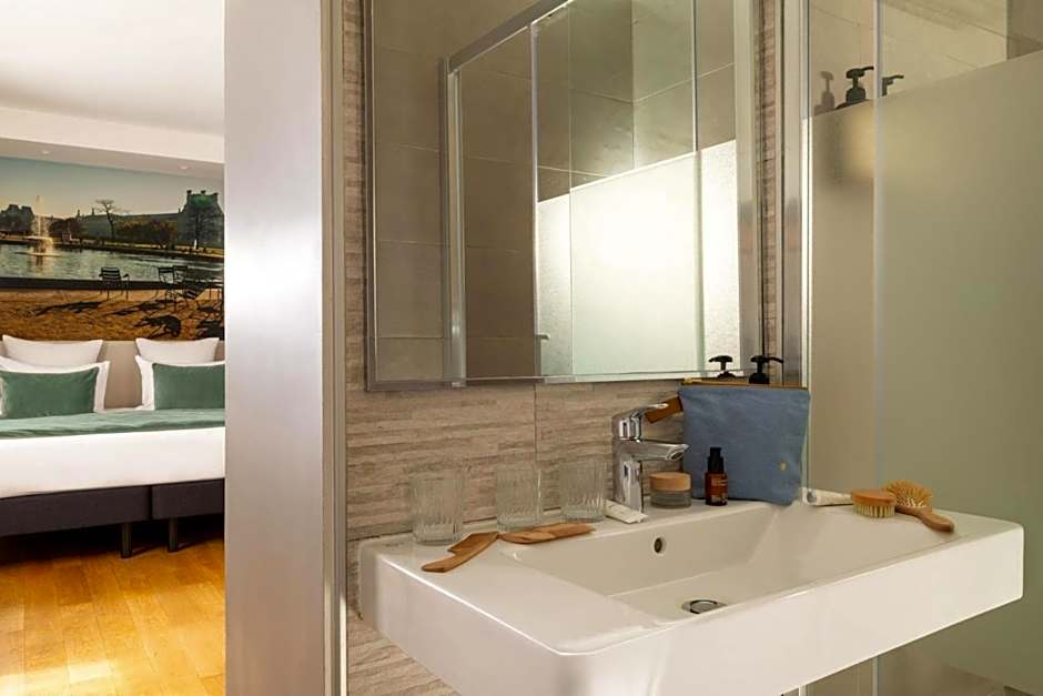 Midnight Hotel Paris