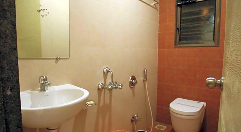 Hotel Madhuri Executive