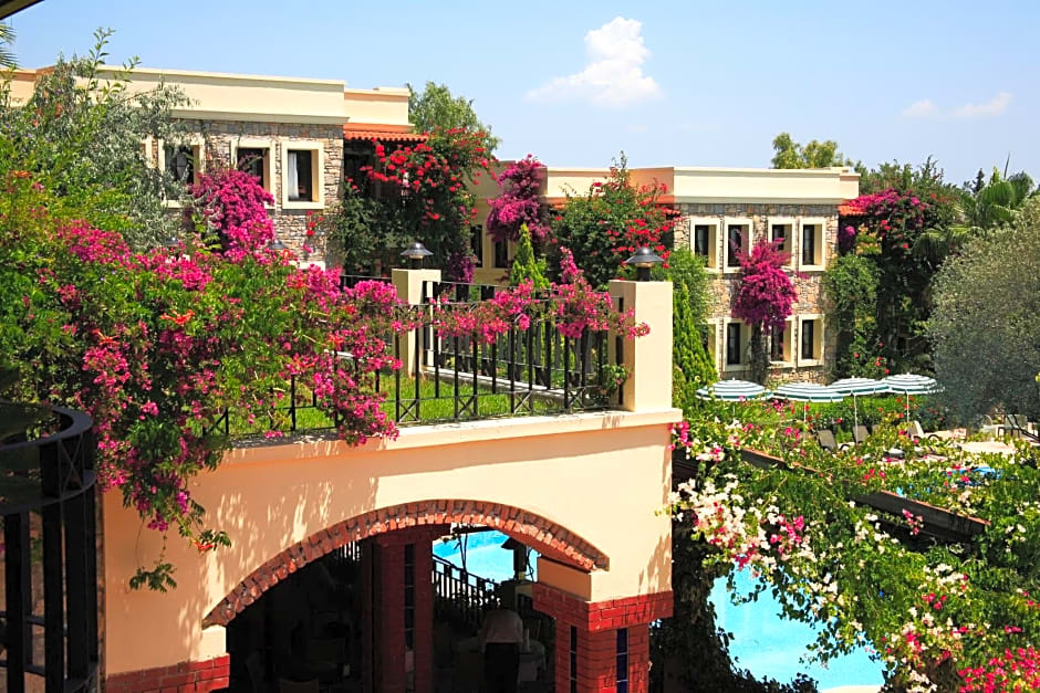 Zeytinada Hotel