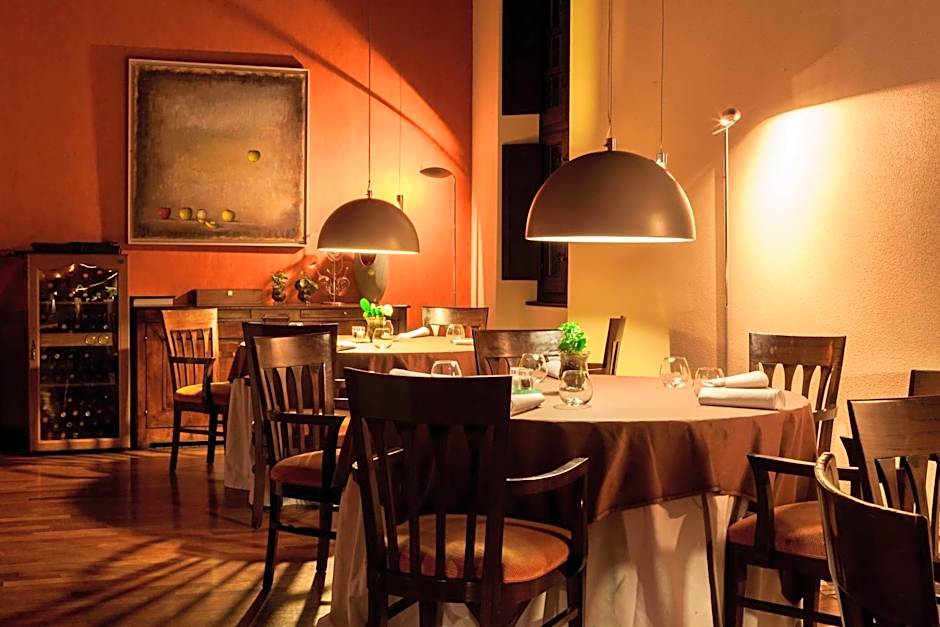 AC Hotel by Marriott Palacio de Santa Ana