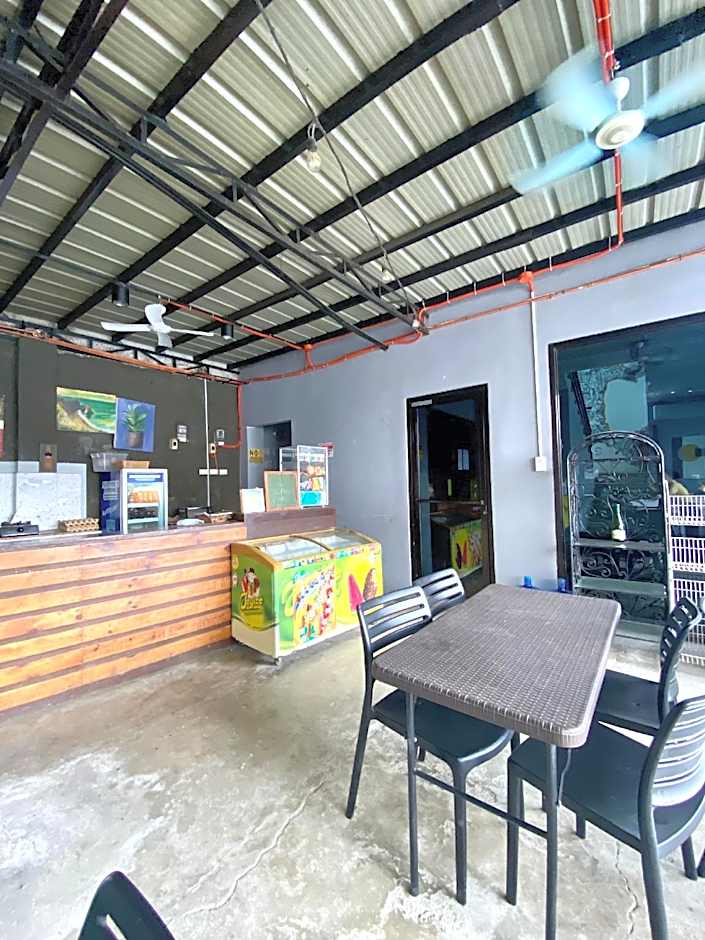 Pocket Hotel Bunks and Breakfast