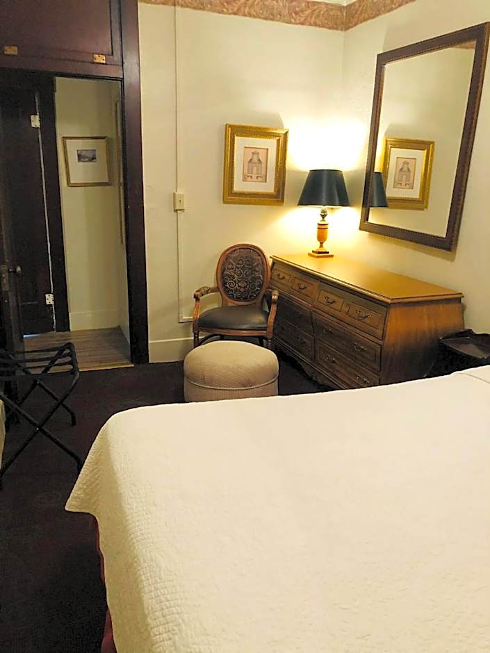 Historic Palace Hotel