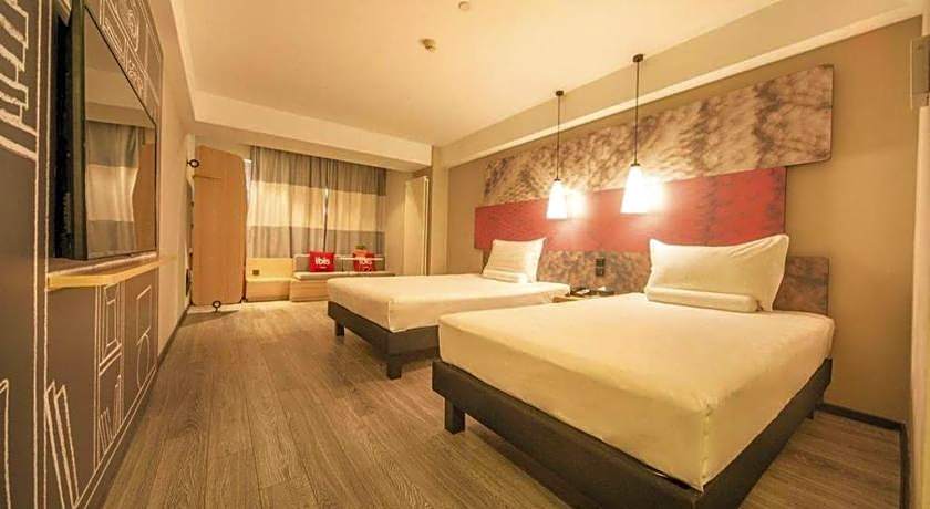 ibis Shenyang north station