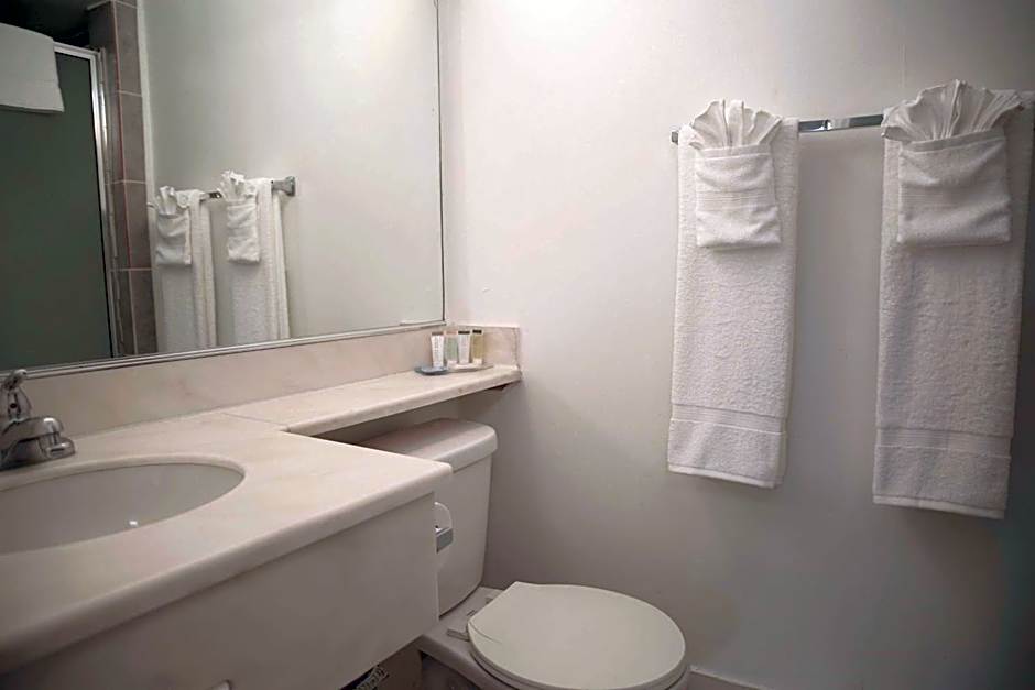 Travelodge by Wyndham Burbank-Glendale
